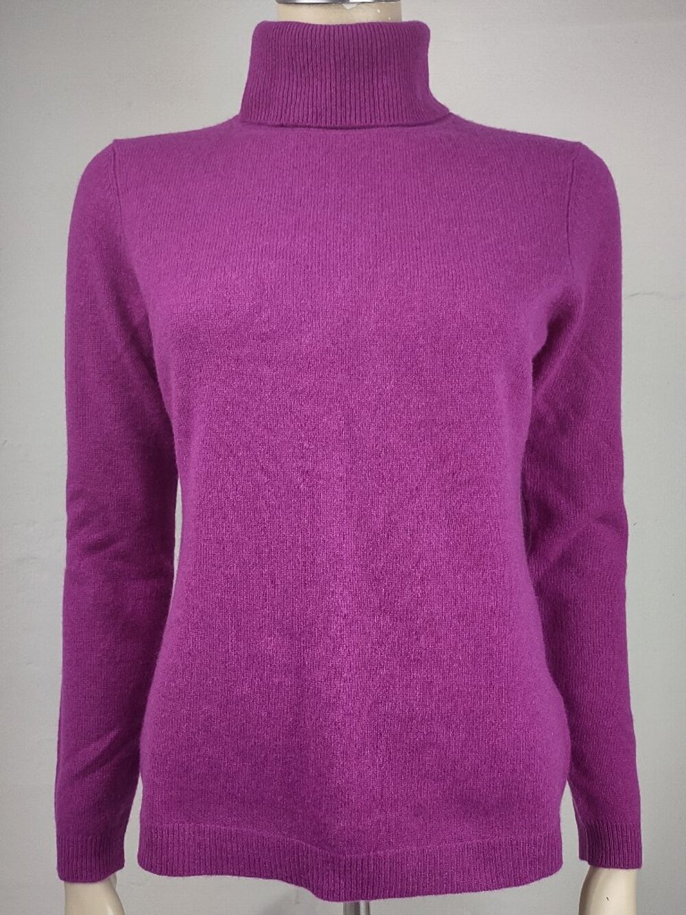 Charter Club fuchsia pink 100% Cashmere Turtleneck sweater ladies Small